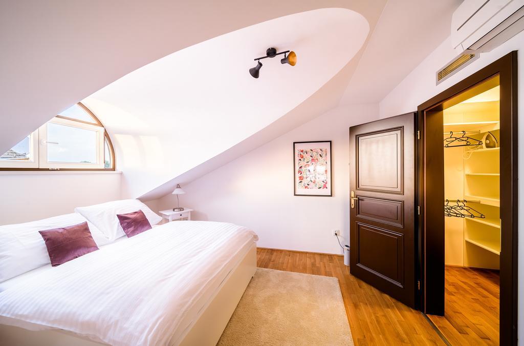 Rooftop Triplex Apartment In Centre Hradec Králové Exterior foto